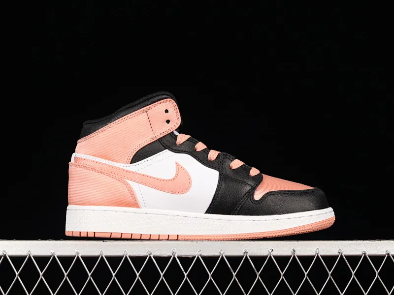 All categories Air Jordan Jordan series basketball shoes Air Jordan 1 Mid G version pure original Air Jordan 1 Mid AJ1 Joe 1 black and white sports culture basketball shoes DM9077-108